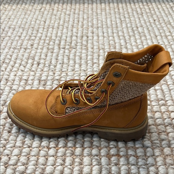 Timberland Women's Tan Lace Up Boots - Picture 6 of 8